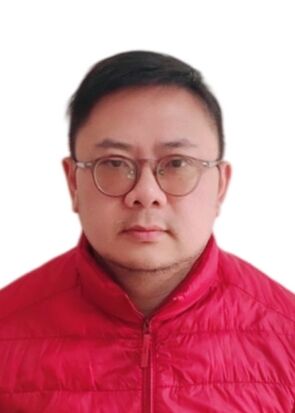 男人戴着眼镜AI 生成的内容可能不正确。